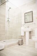 Luxury Executive Serviced Apartment