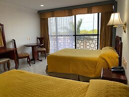Grand Royal Tampico