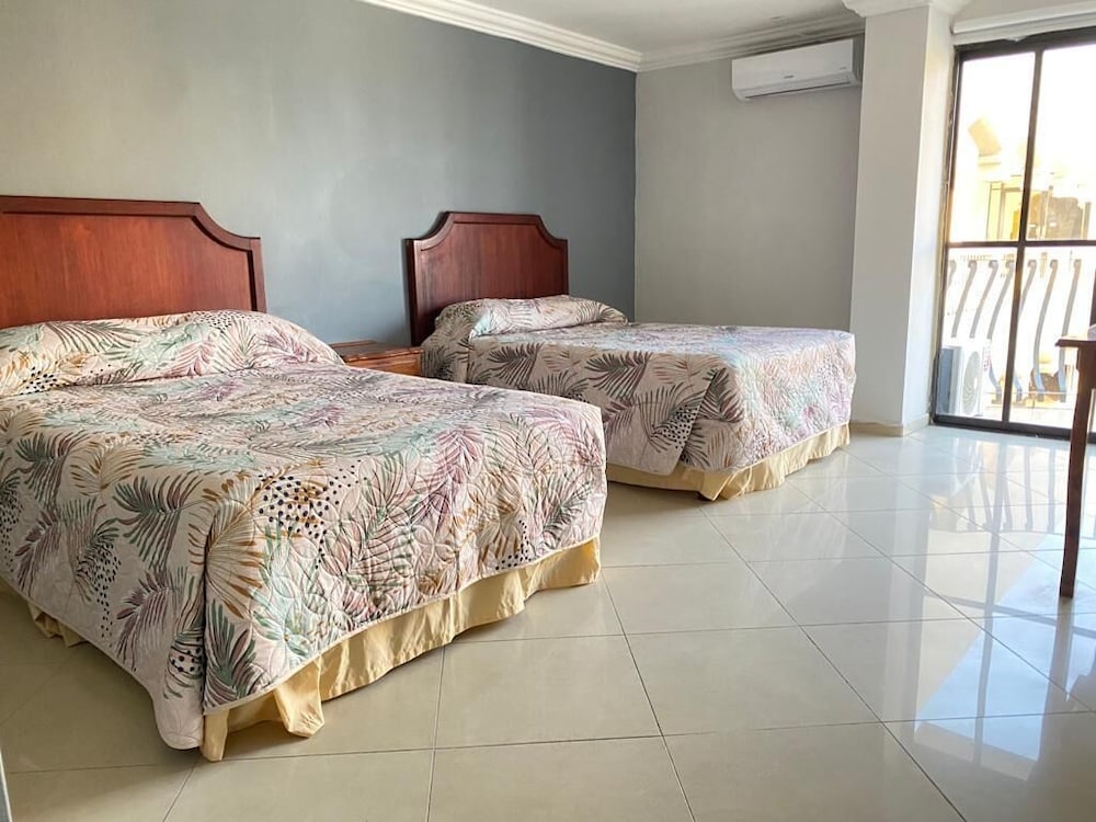 Grand Royal Tampico