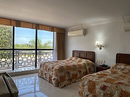 Grand Royal Tampico