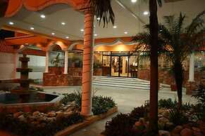 Grand Royal Tampico