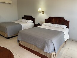 Grand Royal Tampico