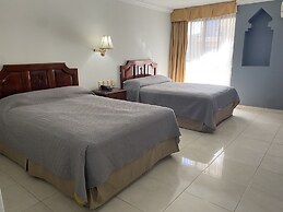 Grand Royal Tampico