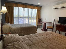 Grand Royal Tampico