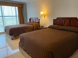 Grand Royal Tampico
