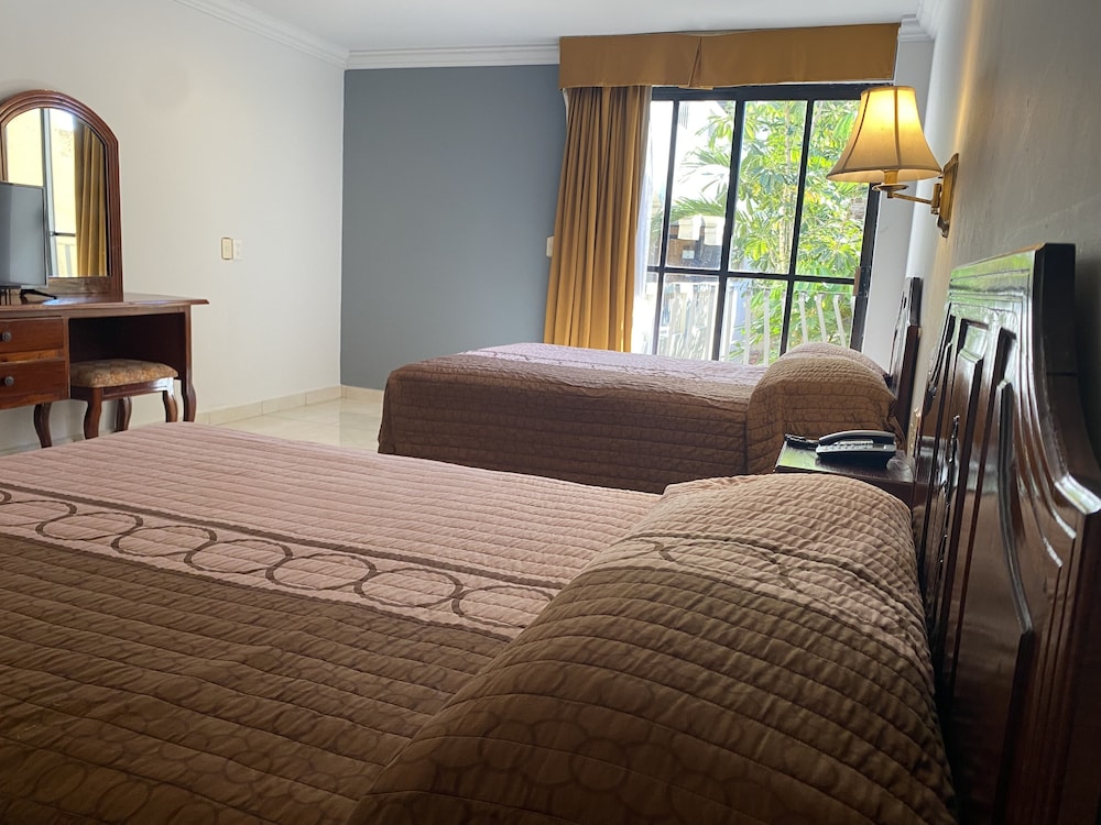 Grand Royal Tampico