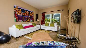 Las Olas 202 by PRP