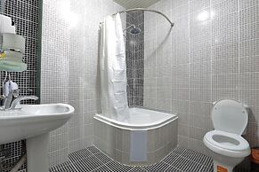 Hotel Seven Seasons