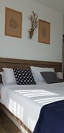 Simply Comfy Apartment by Patsamon