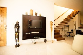 Las Olas 304 by PRP