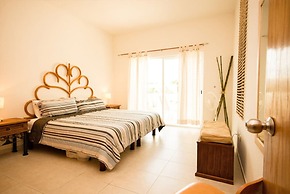 Las Olas 304 by PRP