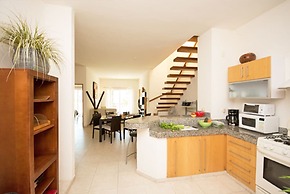 Las Olas 304 by PRP