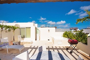 Las Olas 304 by PRP