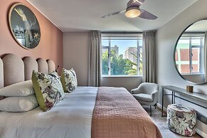 437 St Martini Gardens