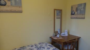 The Cedars House B&B