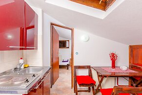 Franeta Apartments