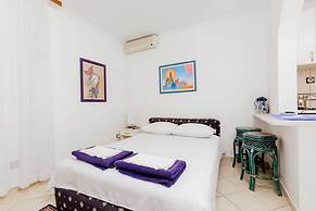 Franeta Apartments