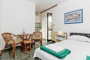 Franeta Apartments