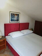 Franeta Apartments