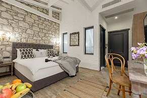 Alachi Hotel