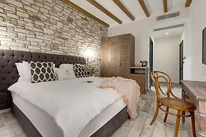 Alachi Hotel