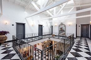 Alachi Hotel