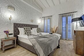 Alachi Hotel
