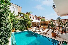 Alachi Hotel