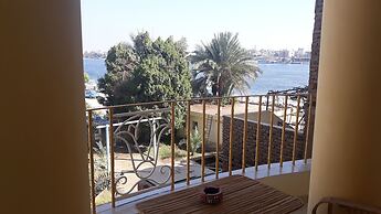 Spring Hotel Luxor
