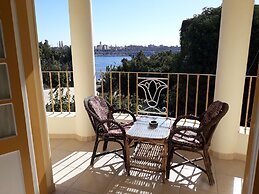 Spring Hotel Luxor