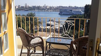 Spring Hotel Luxor