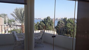 Spring Hotel Luxor