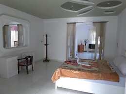 Spring Hotel Luxor