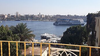 Spring Hotel Luxor