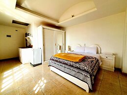 Spring Hotel Luxor