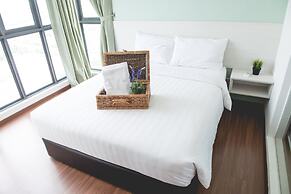One Amerin Mall & Suites