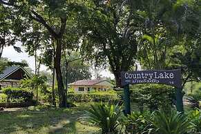 Country Lake Nature Lodge