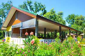 Country Lake Nature Lodge