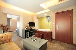The Life Hotel & Spa