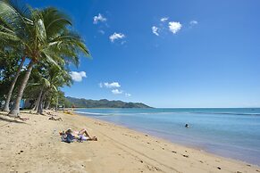 Maggies Beachfront Apt. 8