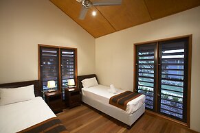 Pure Magnetic Villa 7
