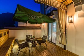 Moon Flower Hotel