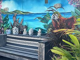 Tropical Breeze Apartments