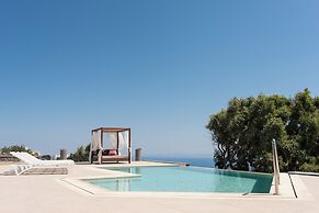 Amaranthine Villa
