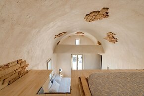Amaranthine Villa