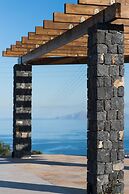 Amaranthine Villa