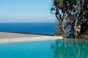 Amaranthine Villa