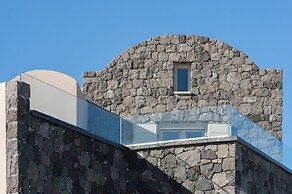 Amaranthine Villa