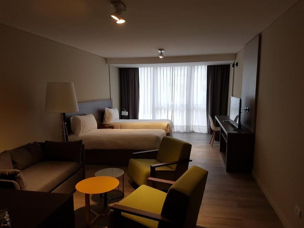 Olmos Suites