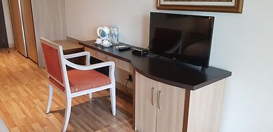 Mutiara Suites